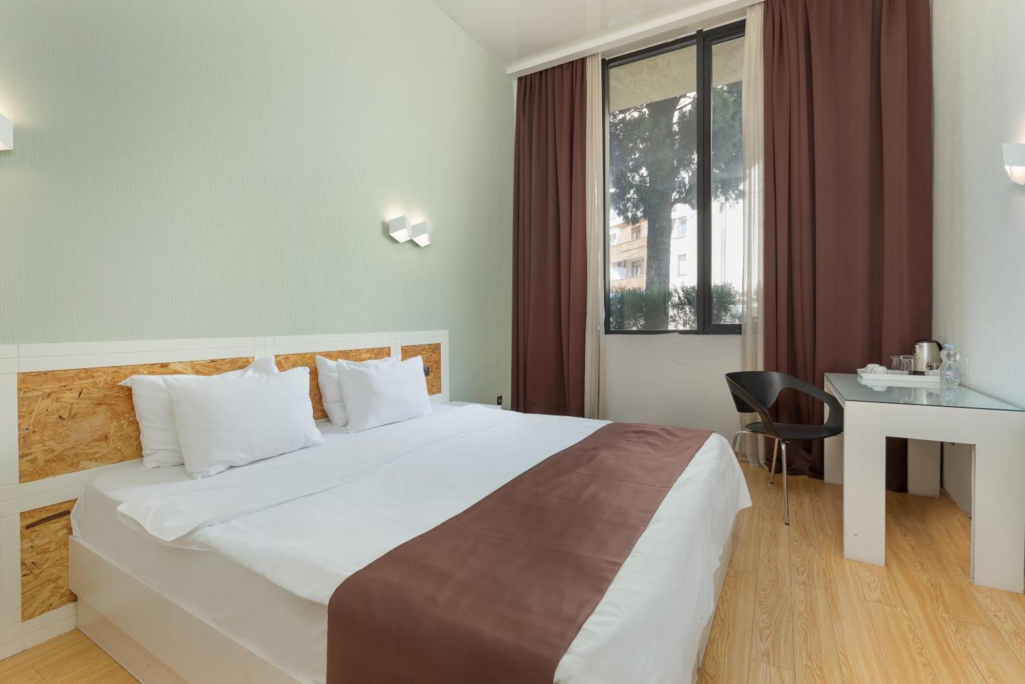 Iveria Inn Hotel Tbilisi Exterior photo