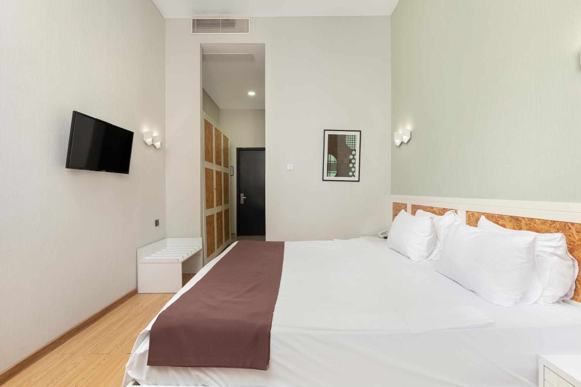 Iveria Inn Hotel Tbilisi Exterior photo